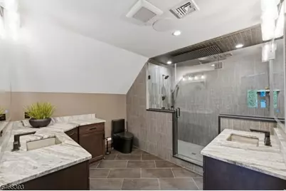 87 Jackson Ave, Wayne, NJ 07470 - Photo 18