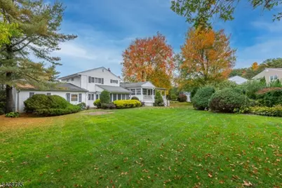 103 Sandra Dr, Totowa, NJ 07512 - Photo 6
