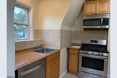 301 Penfield Pl, Dunellen, NJ 08812 - Photo 10