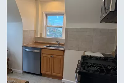 301 Penfield Pl, Dunellen, NJ 08812 - Photo 6