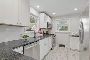 47 Freeman Pl, Nutley, NJ 07110 - Photo 10