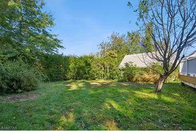 47 Freeman Pl, Nutley, NJ 07110 - Photo 38