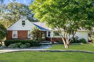 8 Lakeview Ct, Jefferson Township, NJ 07438 - Photo 1