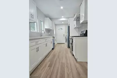 21 Liberty St, Morristown, NJ 07960 - Photo 2