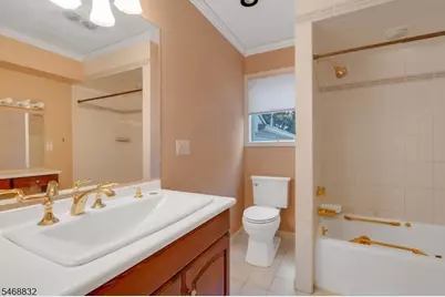 32 Clinton Ln, Wayne, NJ 07470 - Photo 10