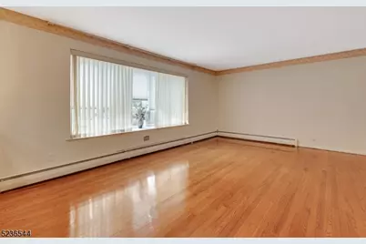32 Clinton Ln, Wayne, NJ 07470 - Photo 4