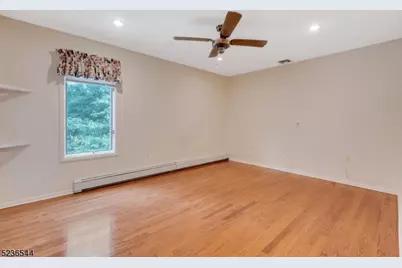 32 Clinton Ln, Wayne, NJ 07470 - Photo 12