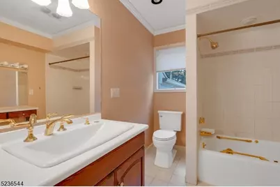 32 Clinton Ln, Wayne, NJ 07470 - Photo 16