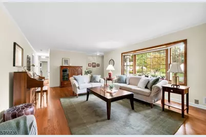 1430 Sylvan Ln, Scotch Plains Township, NJ 07076 - Photo 4