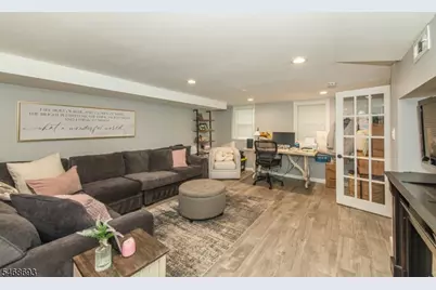 37 Wayland Dr, Verona, NJ 07044 - Photo 40
