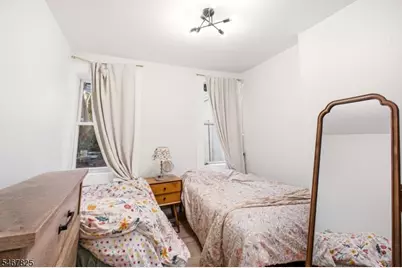22 Storms Ave, Jersey City, NJ 07306 - Photo 8