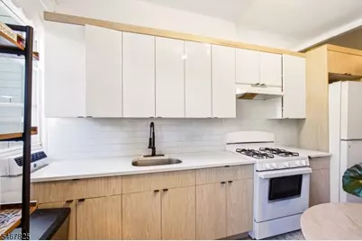 22 Storms Ave, Jersey City, NJ 07306 - Photo 12