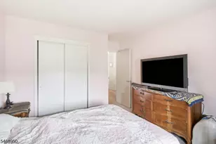 31 Astor Ct, Sayreville Boro, NJ 08872 - Photo 16
