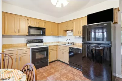 31 Astor Ct, Sayreville, NJ 08872 - Photo 8