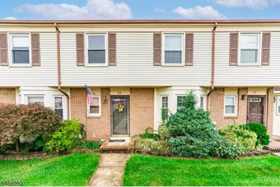 31 Astor Ct, Sayreville, NJ 08872 - Photo 1