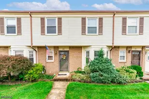 31 Astor Ct, Sayreville, NJ 08872 - Photo 1