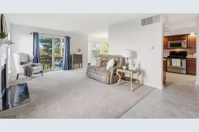 28 Pinehurst Dr, Washington Township, NJ 07882 - Photo 4