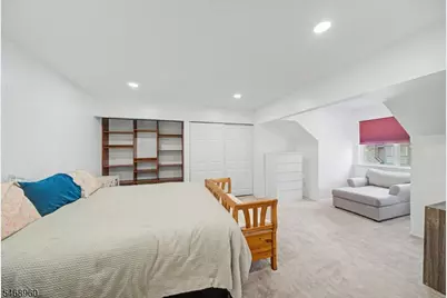 7 Garden Ct, Roxbury Township, NJ 07876 - Photo 10