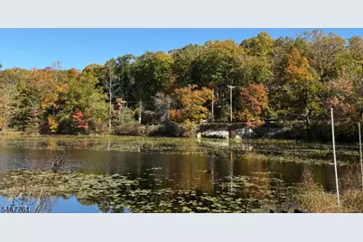 12 Hilltop Rd, Hopatcong, NJ 07821 - Photo 2