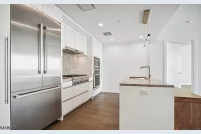320 Adolphus Ave #421, Cliffside Park, NJ 07010 - Photo 2