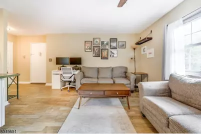 50 Elm St #B8, Morristown, NJ 07960 - Photo 6