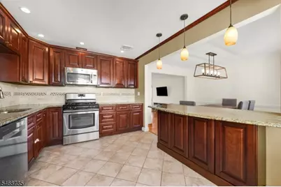 2500 Jay Pl, Union Township, NJ 07083 - Photo 10
