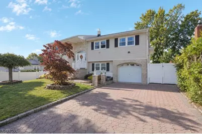 2500 Jay Pl, Union Township, NJ 07083 - Photo 2