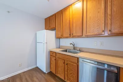 480 Pompton Ave #2, Cedar Grove, NJ 07009 - Photo 12