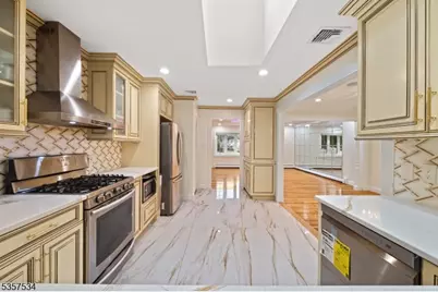 39 Weinmanns Blvd, Wayne, NJ 07470 - Photo 10