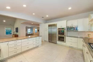 136 Montclair Ave, Montclair, NJ 07042 - Photo 20