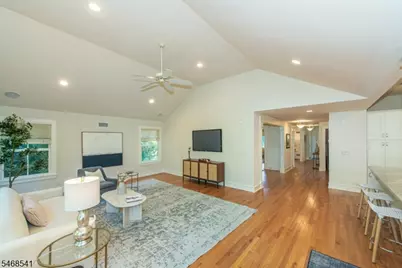136 Montclair Ave, Montclair, NJ 07042 - Photo 14