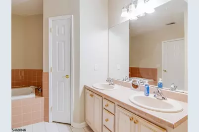 3223 Franklin Ln, Rockaway Township, NJ 07866 - Photo 16
