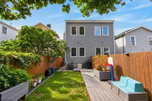 106A Astor Pl, Jersey City, NJ 07304 - Photo 26