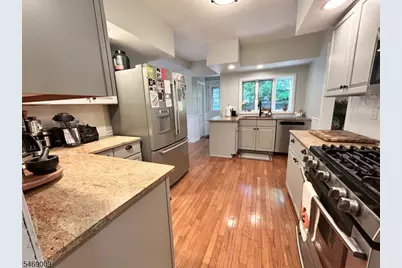 27 Cedars Rd, Caldwell, NJ 07006 - Photo 12