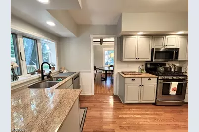 27 Cedars Rd, Caldwell, NJ 07006 - Photo 14