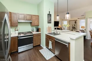 12 Overlook Dr, Lopatcong Township, NJ 08886 - Photo 10