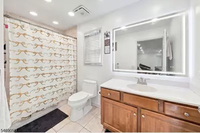 36 Fiume St, Woodbridge Township, NJ 08830 - Photo 12