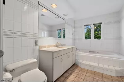 832 Creslyn Ct, Union Township, NJ 07083 - Photo 32