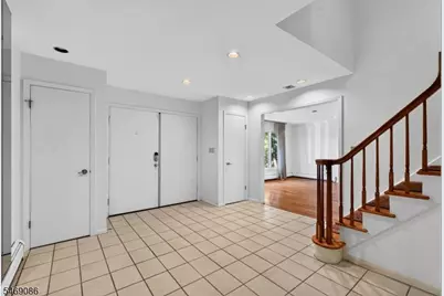 832 Creslyn Ct, Union Township, NJ 07083 - Photo 10