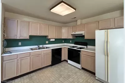 403 Hunt Dr, Holland Township, NJ 08848 - Photo 2