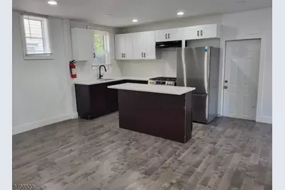 21 Oak St, East Orange, NJ 07018 - Photo 6