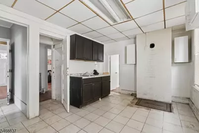16 N 16th St, East Orange, NJ 07017 - Photo 8