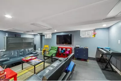107 Hansbury Ave, Newark, NJ 07112 - Photo 24