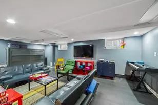 107 Hansbury Ave, Newark, NJ 07112 - Photo 24
