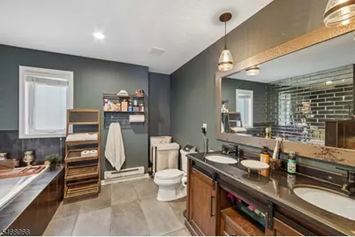 107 Hansbury Ave, Newark, NJ 07112 - Photo 18