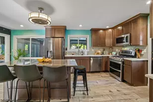 107 Hansbury Ave, Newark, NJ 07112 - Photo 10