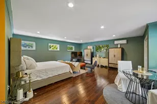 107 Hansbury Ave, Newark, NJ 07112 - Photo 12