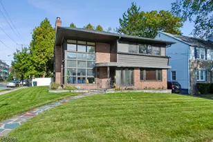107 Hansbury Ave, Newark, NJ 07112 - Photo 2