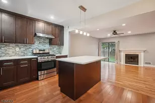 31 Castle Ridge Dr, East Hanover Township, NJ 07936 - Photo 12