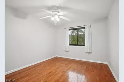 31 Castle Ridge Dr, East Hanover Township, NJ 07936 - Photo 18